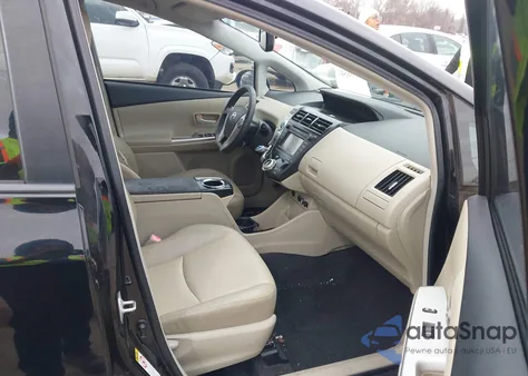 2012 Toyota Prius V Five z USA, uszkodzony, nr VIN JTDZN3EU6C3039202